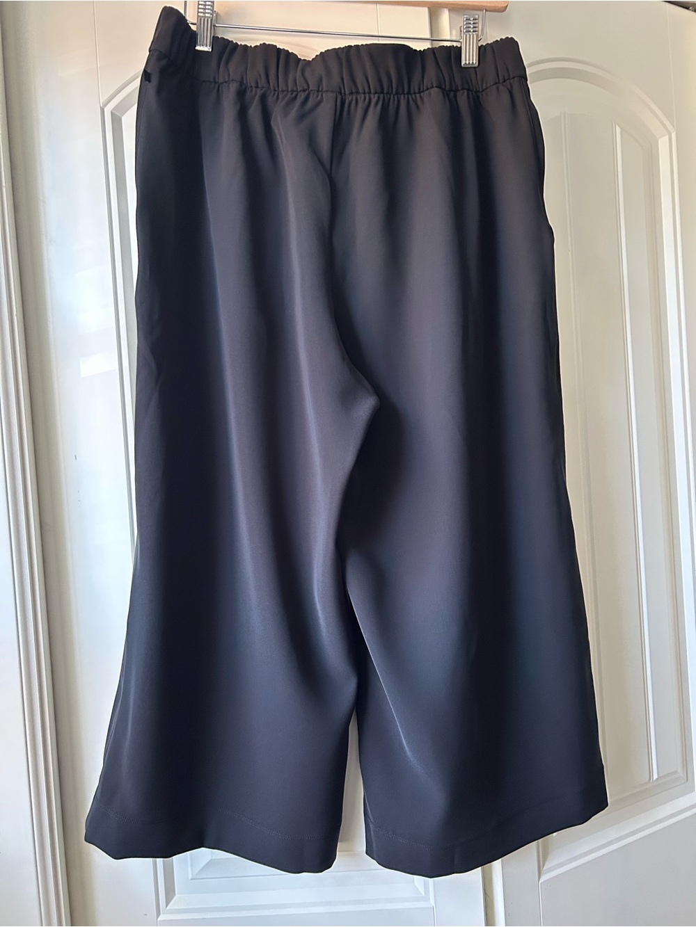 Lululemon Noir Crop Tie-Waisted Pant - Picture 2 of 3